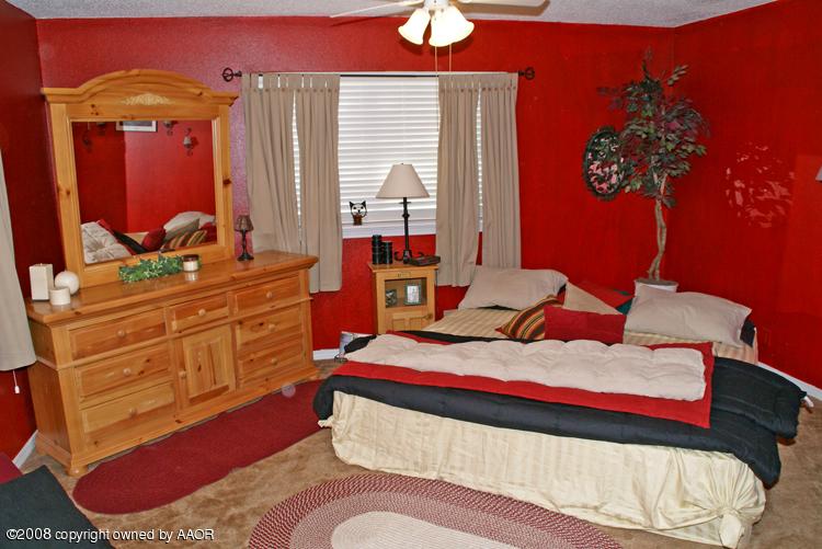 2814 John Drive Amarillo, TX 79110 - Photo 7 of 24 Master Bedroom 1