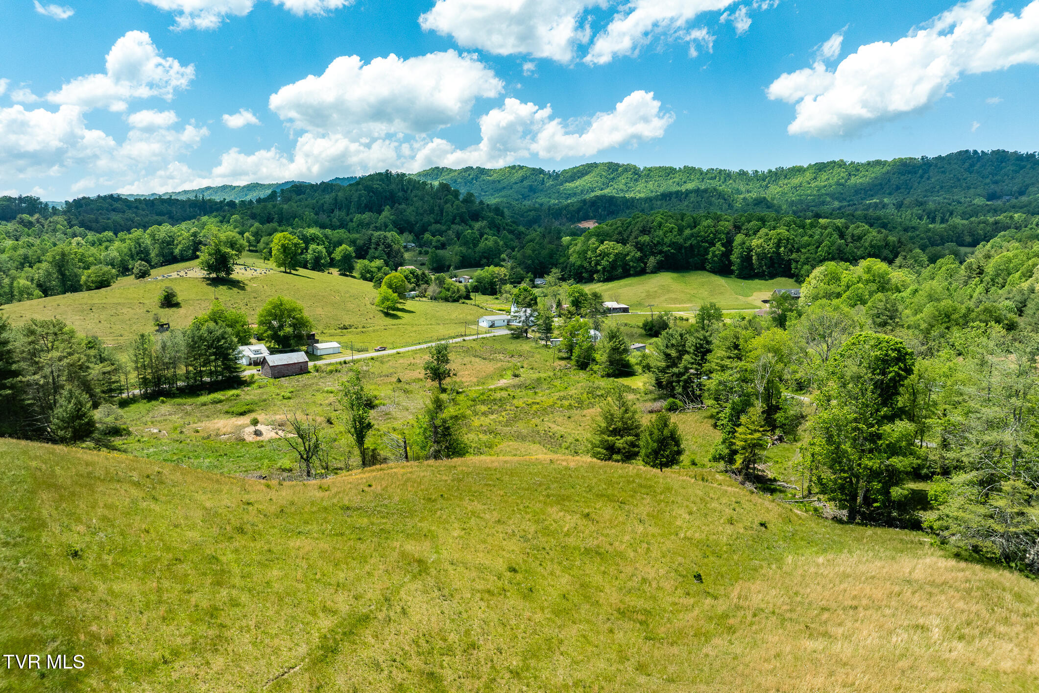 856 Shingletown Road Mountain City, TN 37683 - Photo 19 of 77 856 Shingletown Road (19 of 91)