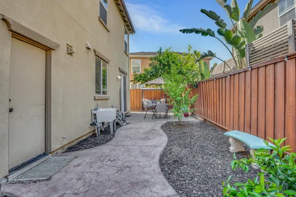 $599,000 | 17125 Laurel Oak Lane, Lathrop, CA 95330