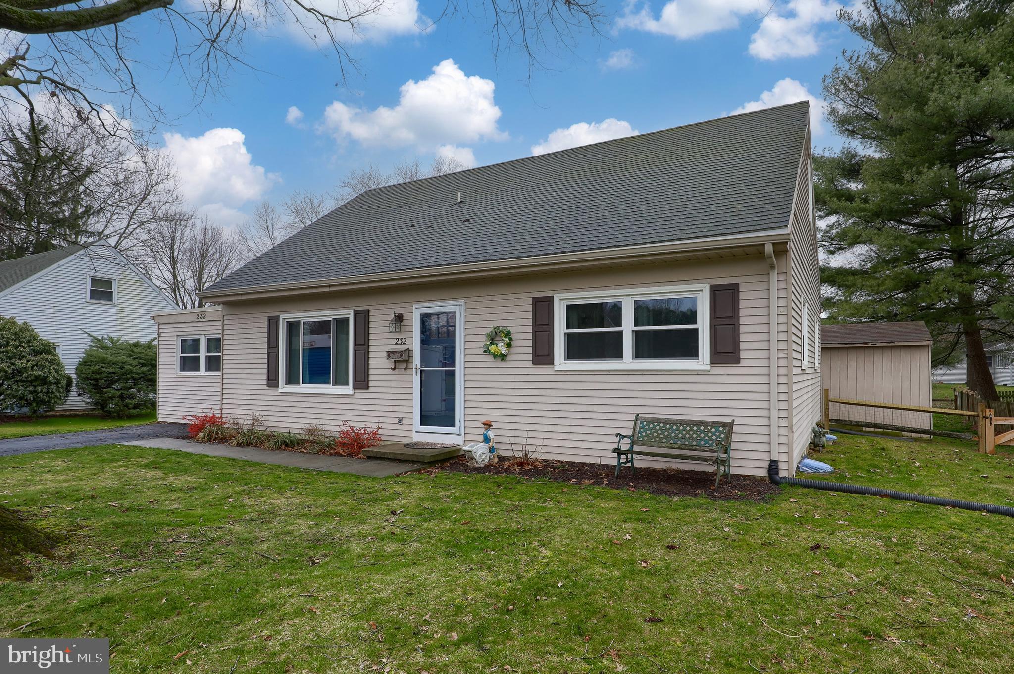 232 Cardinal Road Lititz, PA 17543 - Photo 1 of 33