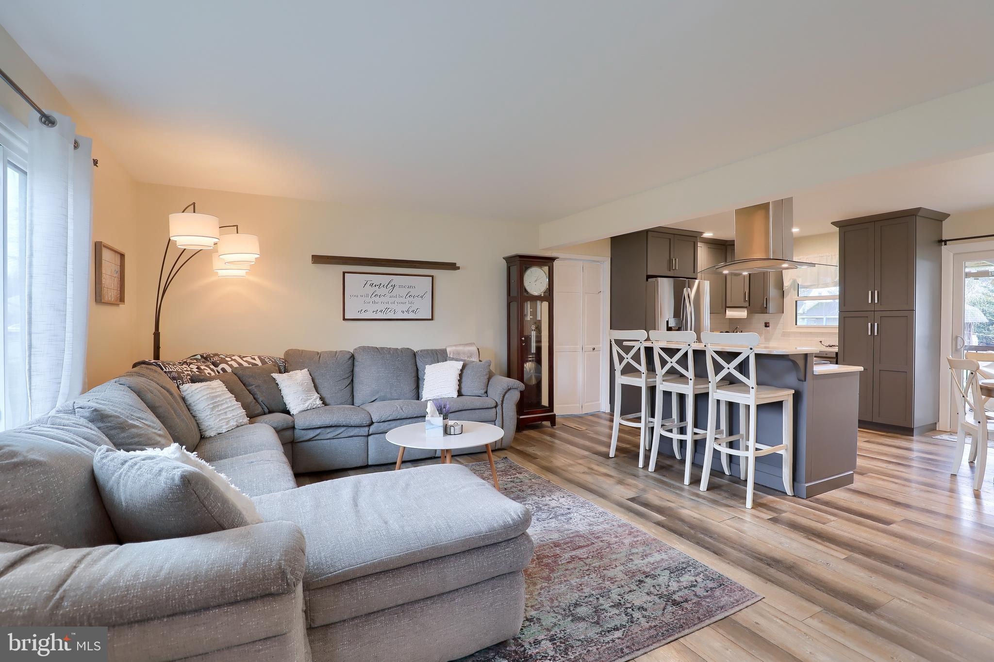 232 Cardinal Road Lititz, PA 17543 - Photo 3 of 33