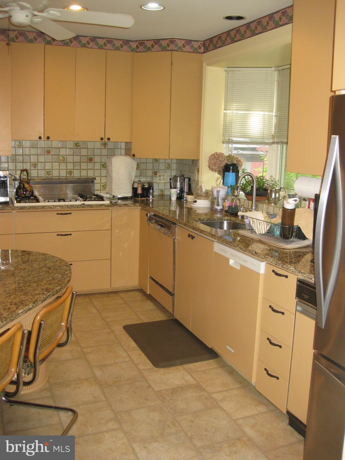 3311 Fallstaff Road Baltimore, MD 21215 - Photo 13 of 30 Granite tops and 2 dishwashers