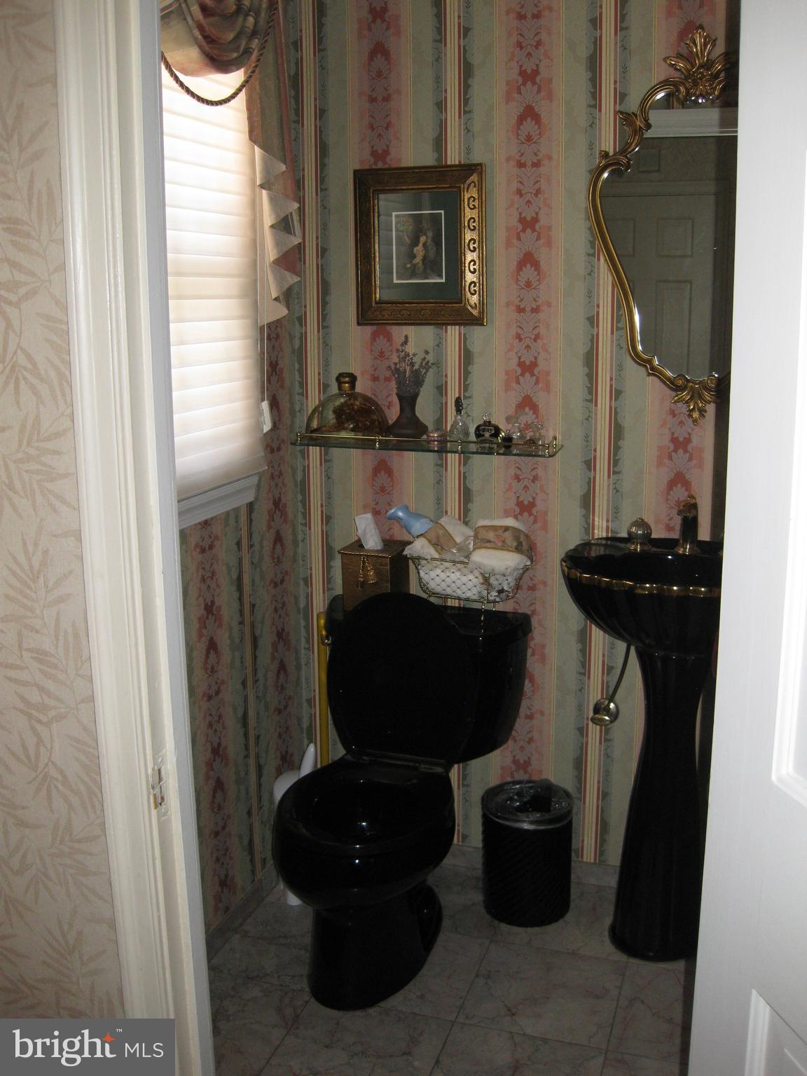 3311 Fallstaff Road Baltimore, MD 21215 - Photo 19 of 30 Half Bathroom, main floor