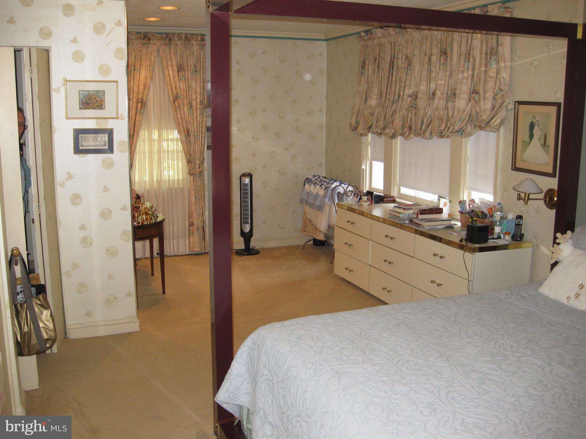 3311 Fallstaff Road Baltimore, MD 21215 - Photo 21 of 30 Large MBR with room for sitting area