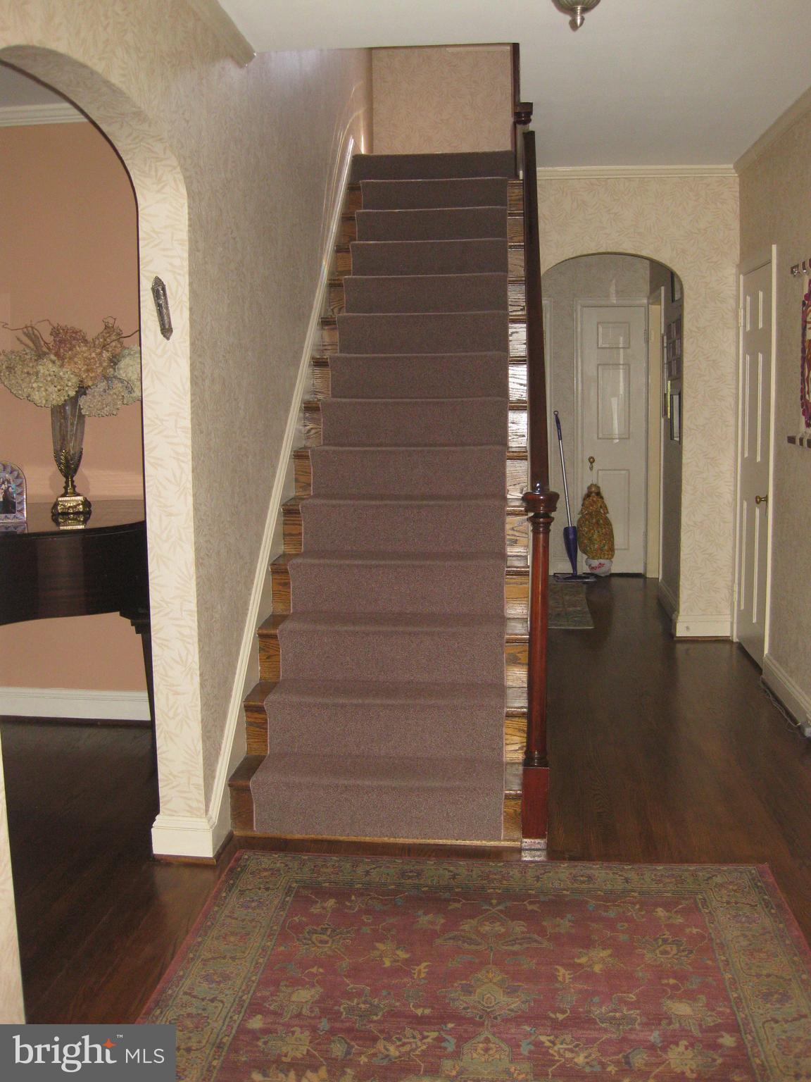 3311 Fallstaff Road Baltimore, MD 21215 - Photo 5 of 30 Front entry way