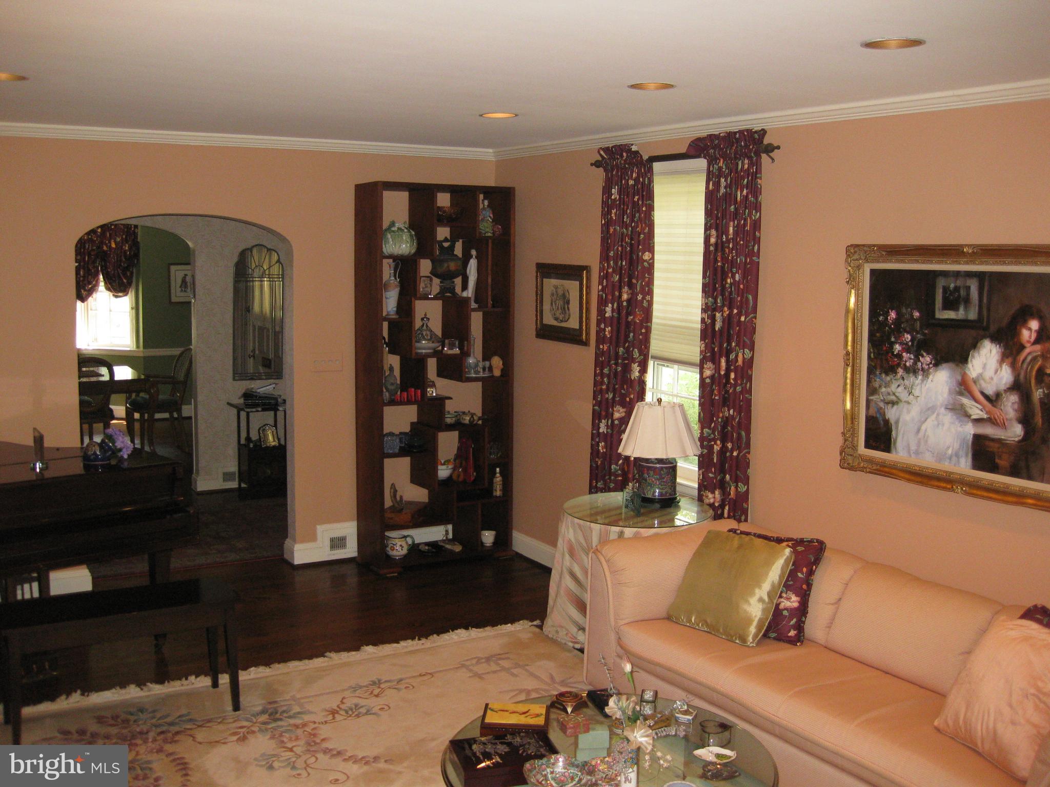 3311 Fallstaff Road Baltimore, MD 21215 - Photo 7 of 30 Living room across from DR