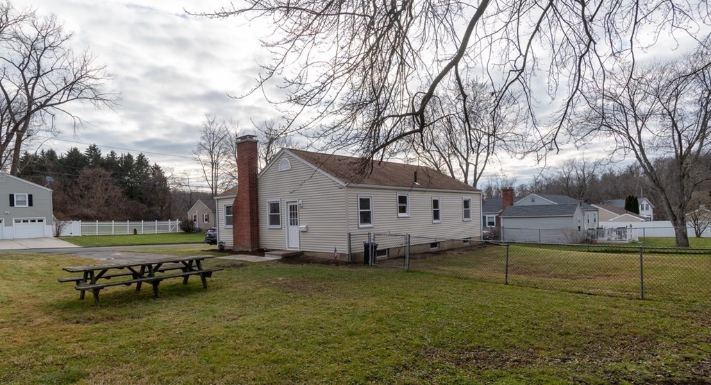 10 Ranger Street South Hadley, MA 01075 - Photo 4 of 33 Gallery Image 4