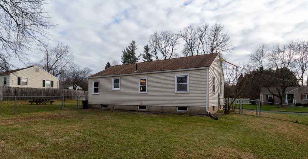 10 Ranger Street South Hadley, MA 01075 - Photo 5 of 33 Gallery Image 5