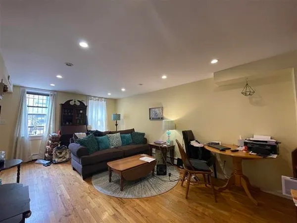 $3,200 | 522 Manila Avenue, Unit G, Jersey City, NJ 07302