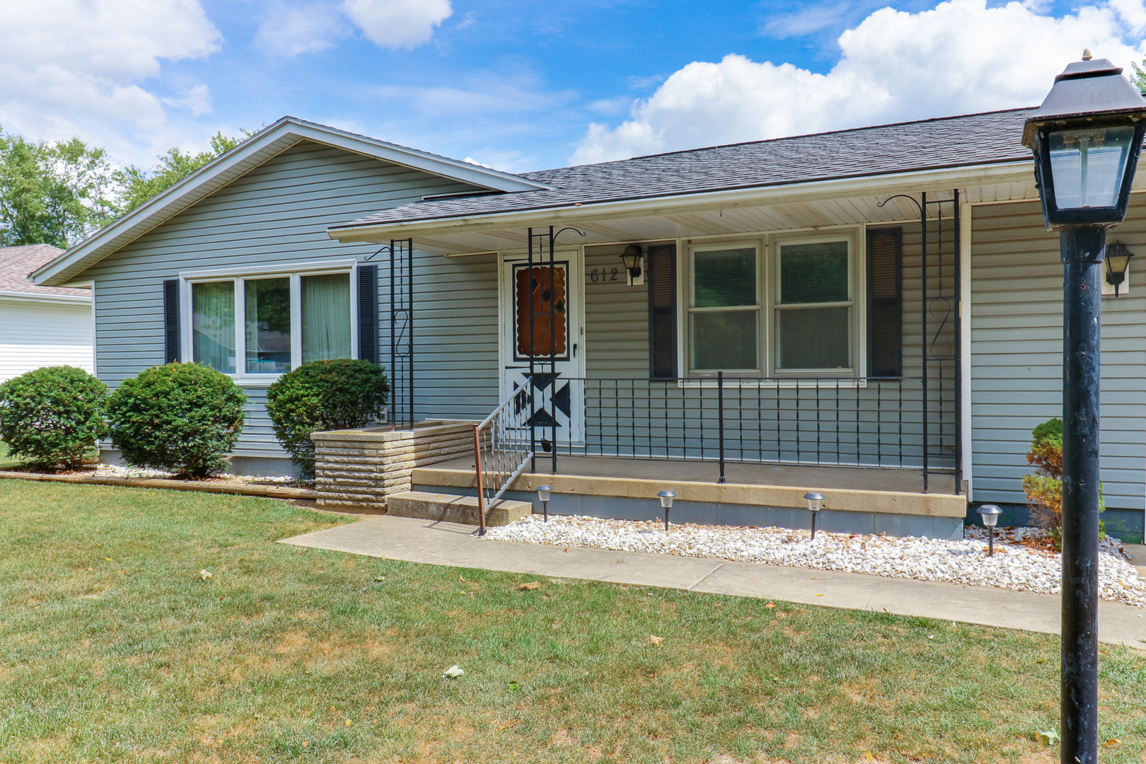 612 South Oak Street Delavan, IL 61734 - Photo 2 of 41