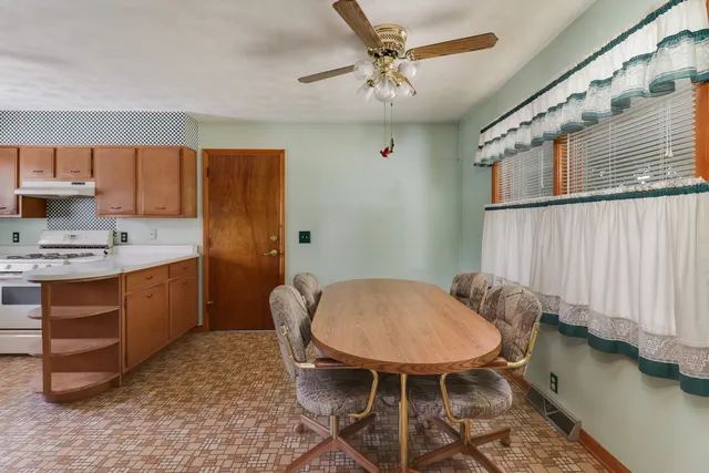 $160,000 | 612 South Oak Street, Delavan, IL 61734