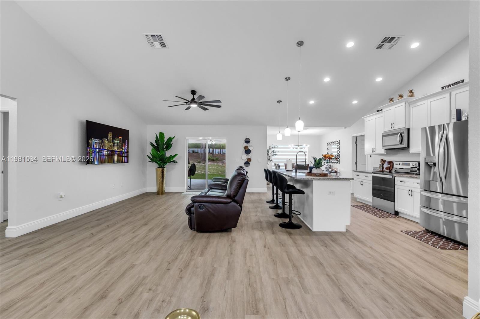 13822 Southwest 61st Place Road Ocala, FL 34481 - Photo 6 of 52 Gallery Image 6
