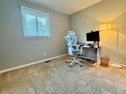 $329,000 | 4500 Clearview Drive, McHenry, IL 60050