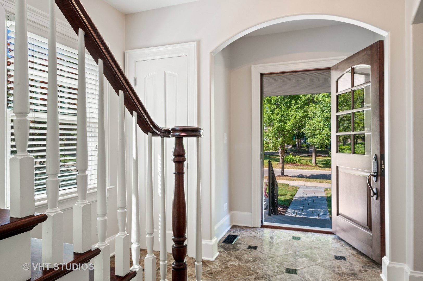 452 Sunset Road Winnetka, IL 60093 - Photo 4 of 55
