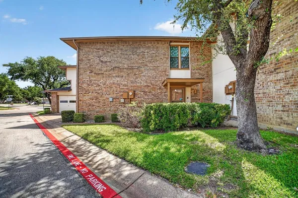 $240,000 | 1 Meadow Lane, Bedford, TX 76021