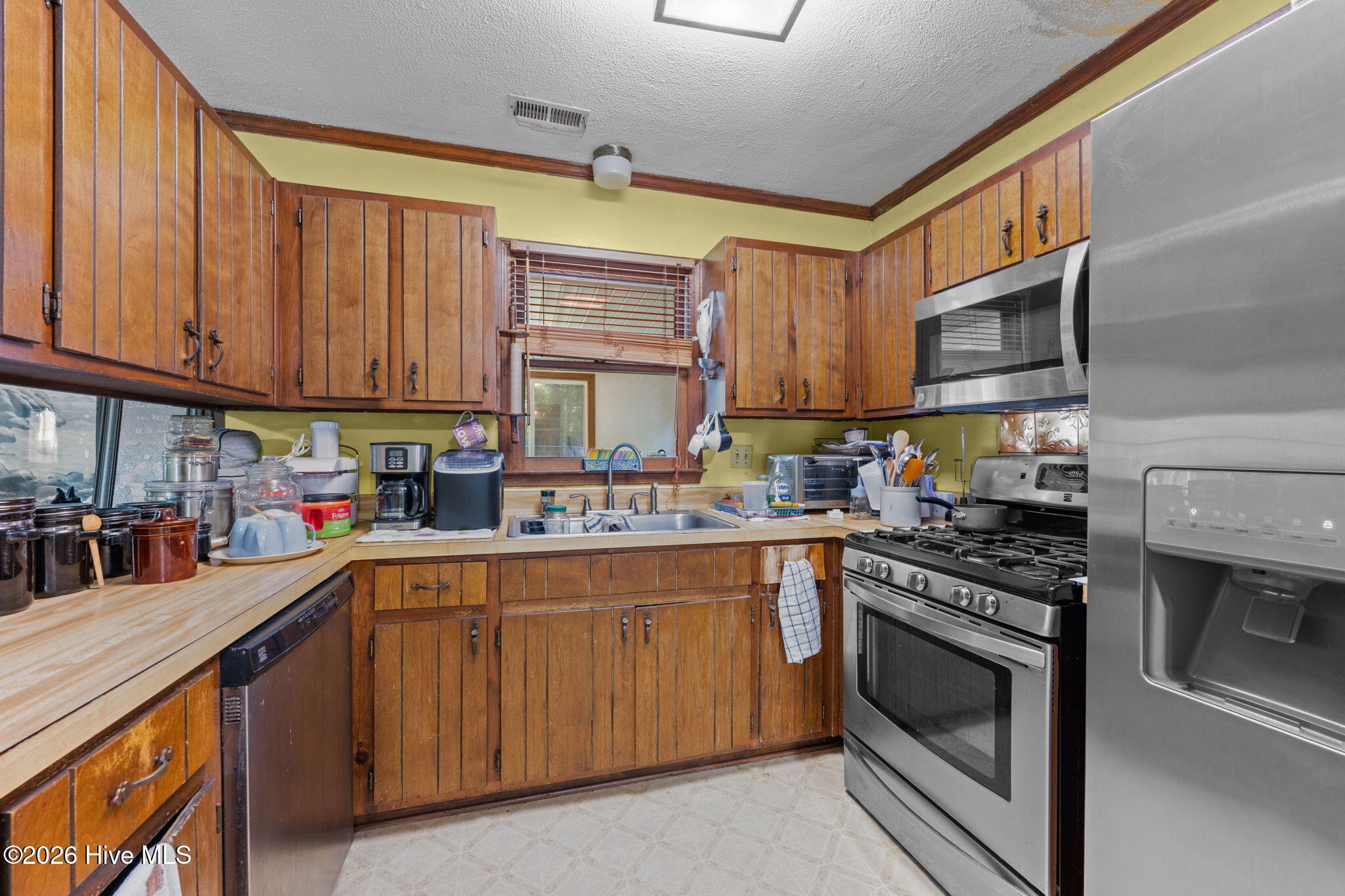 520 Stately Pines Road New Bern, NC 28560 - Photo 29 of 35 33-web-or-mls-DSC_8150