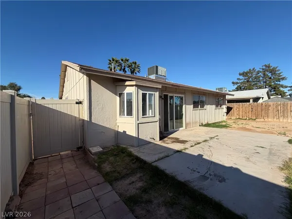 $1,850 | 5971 Via Capri, Las Vegas, NV 89122