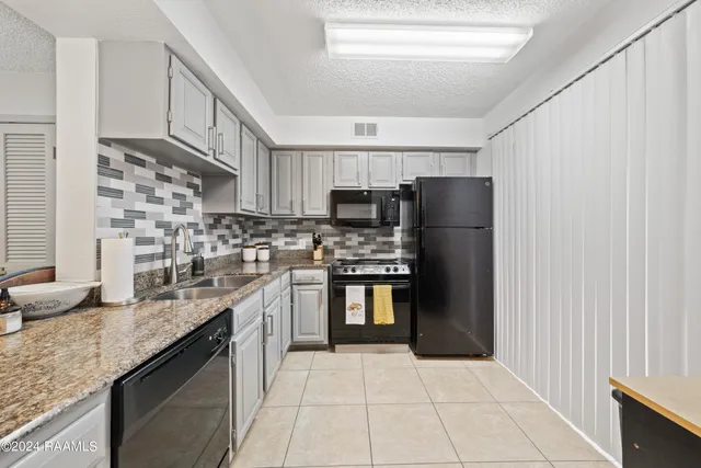 $159,000 | 1304 E Bayou, Unit 1A, Lafayette, LA 70508