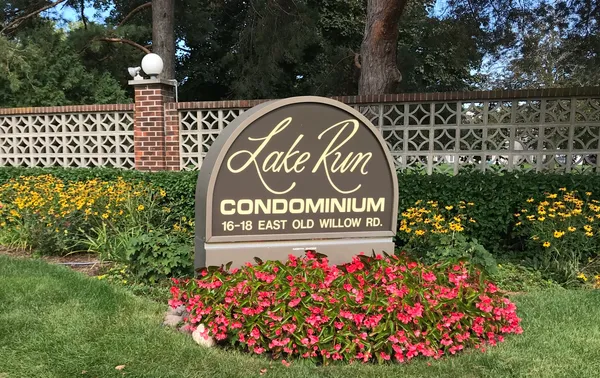 $294,900 | 18 East Old Willow Road, Unit 522N, Prospect Heights, IL 60070