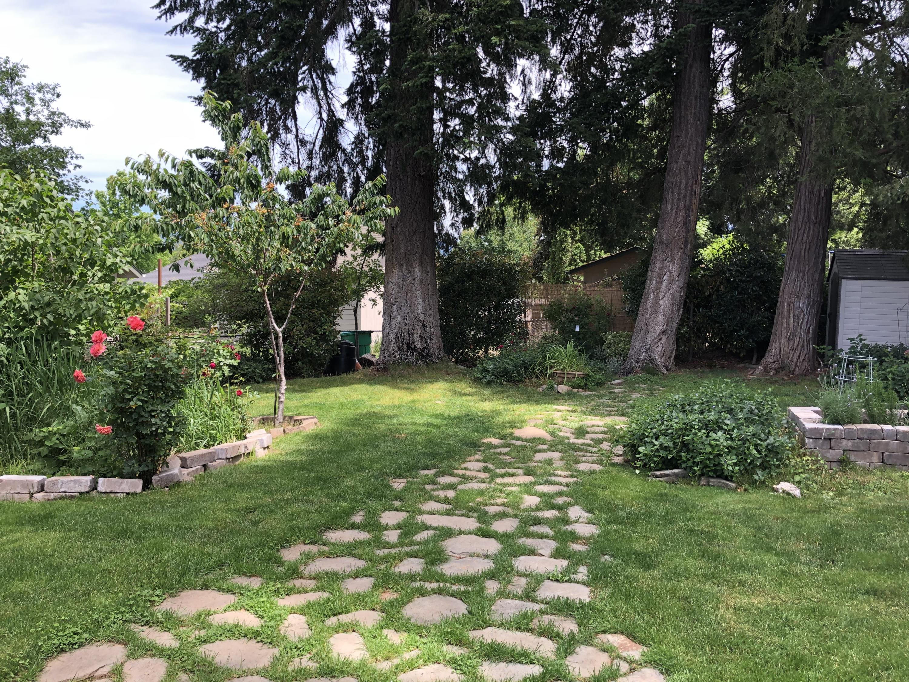 1703 Leonard Road Grants Pass, OR 97527 - Photo 28 of 34 Rock Path 4