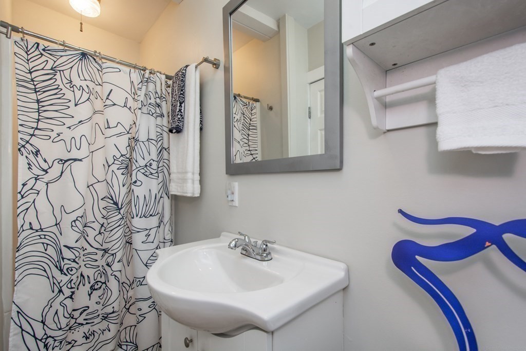 8 Peters Avenue Rutland, MA 01543 - Photo 20 of 41