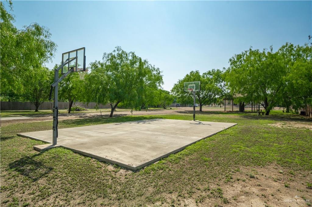 1627 South Midway Road Donna, TX 78537 - Photo 22 of 36 a view of a basketball court