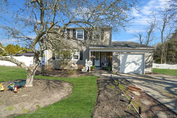 $639,950 | 9 Southern Boulevard, East Patchogue, NY 11772