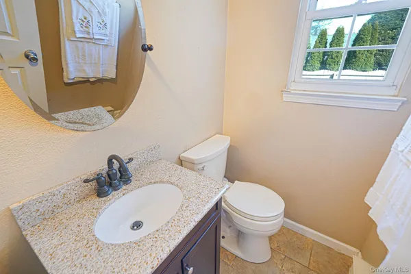 $639,950 | 9 Southern Boulevard, East Patchogue, NY 11772