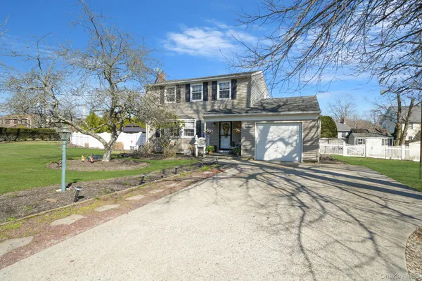$639,950 | 9 Southern Boulevard, East Patchogue, NY 11772