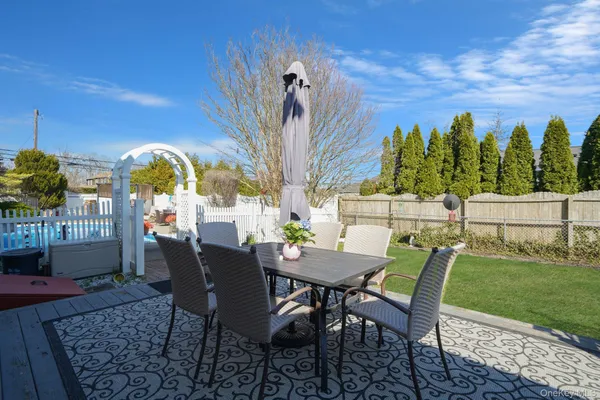 $639,950 | 9 Southern Boulevard, East Patchogue, NY 11772