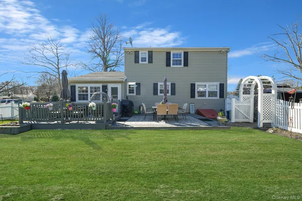 $639,950 | 9 Southern Boulevard, East Patchogue, NY 11772