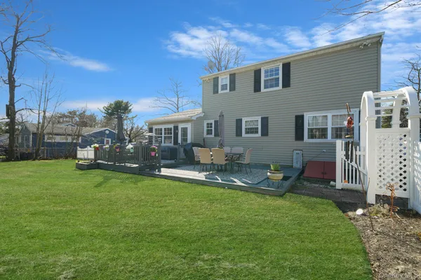 $639,950 | 9 Southern Boulevard, East Patchogue, NY 11772