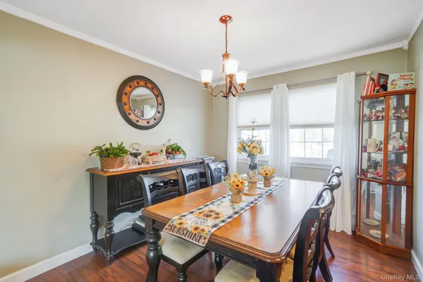 $639,950 | 9 Southern Boulevard, East Patchogue, NY 11772