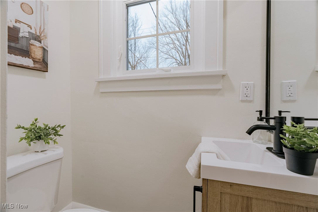 16005 Fernway Road Cleveland, OH 44120 - Photo 14 of 38 Gallery Image 14
