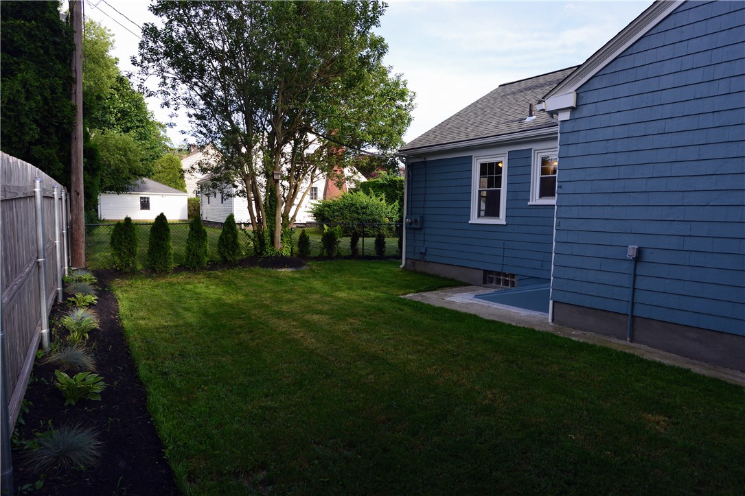 45 Admiral Kalbfus Road Newport, RI 02840 - Photo 6 of 32 Gallery Image 6