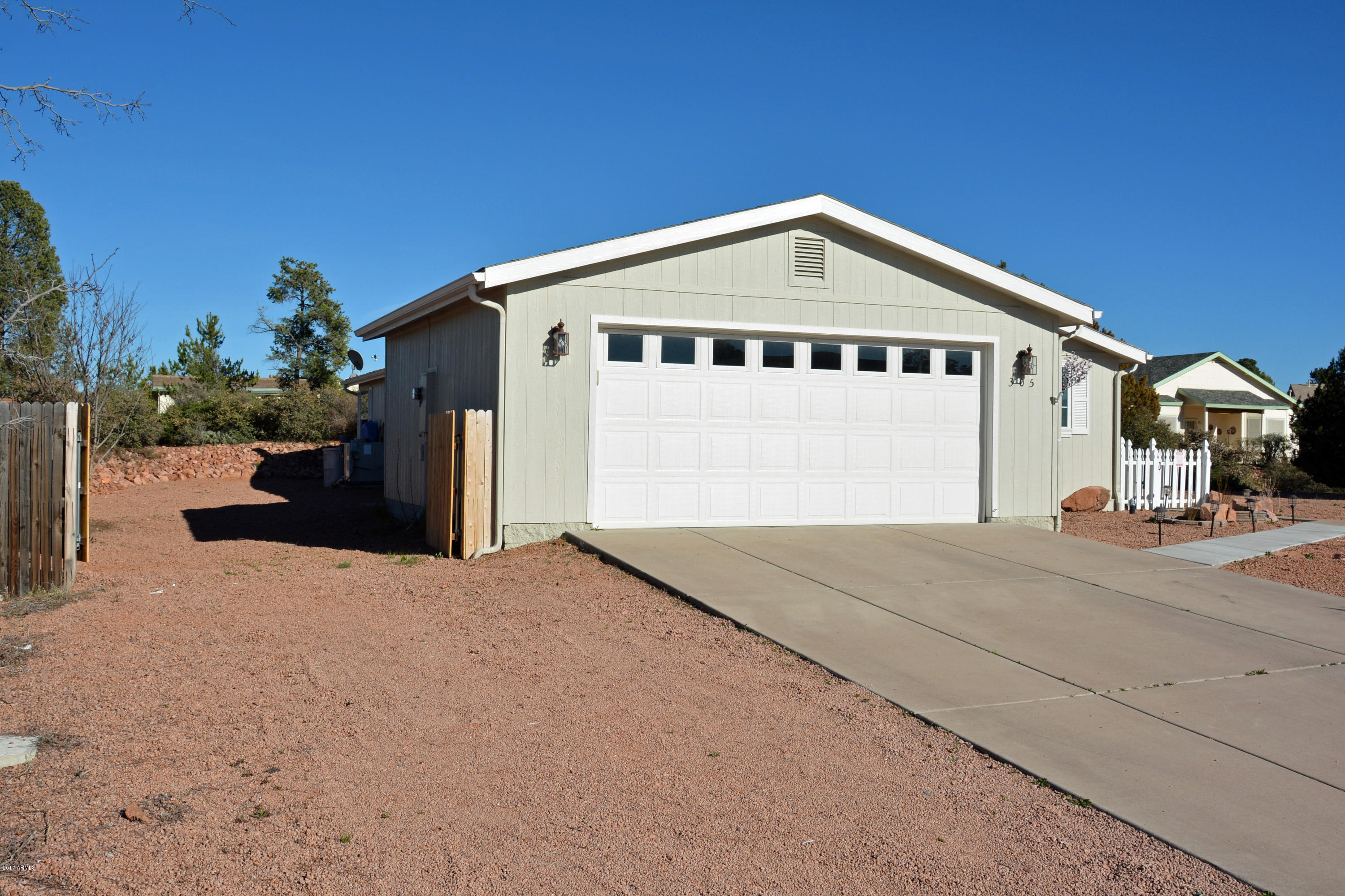 Double Gate to side yard.