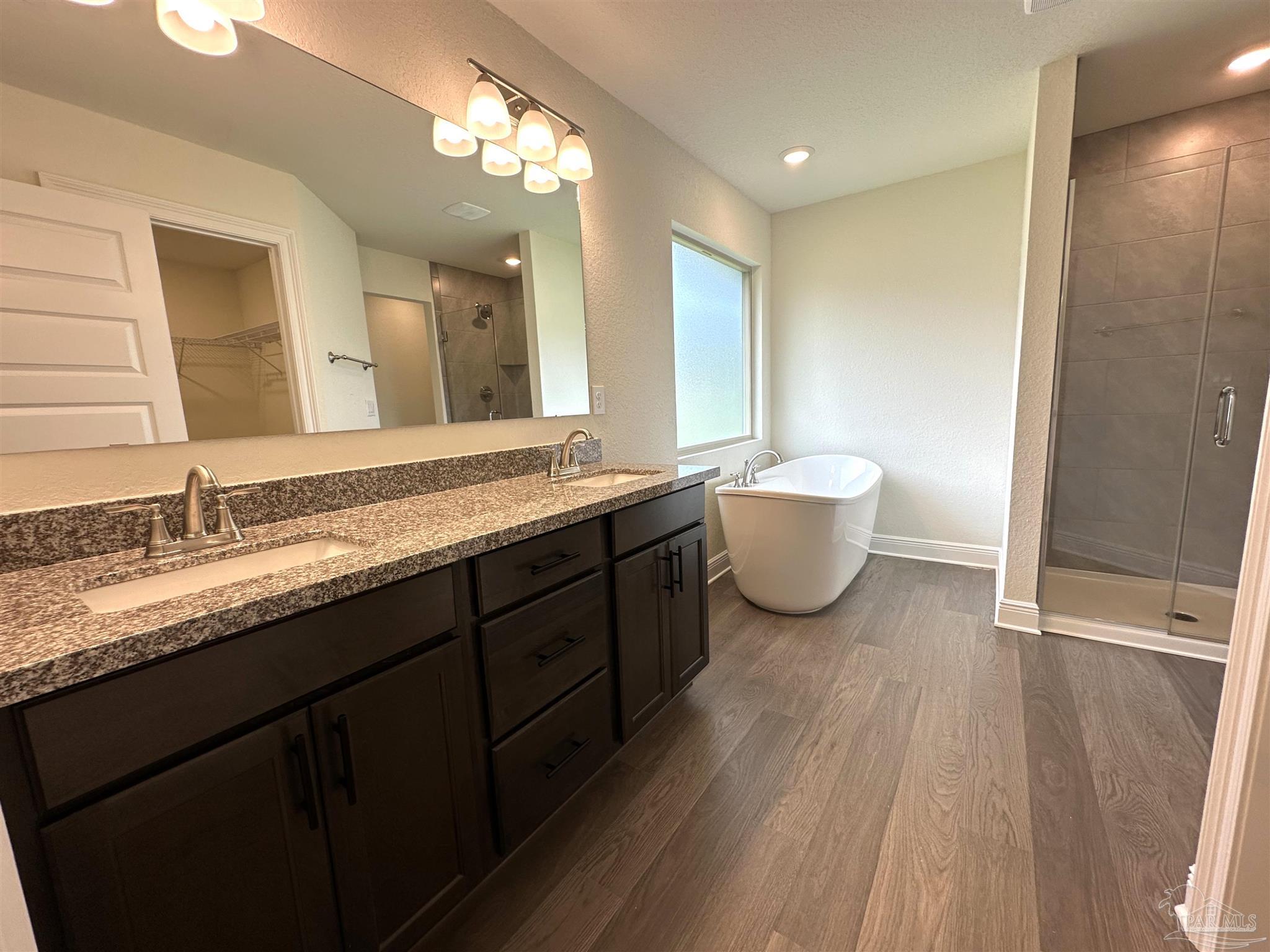 5190 Barnett Road Milton, FL 32583 - Photo 12 of 14 Pics of another home, colors will vary