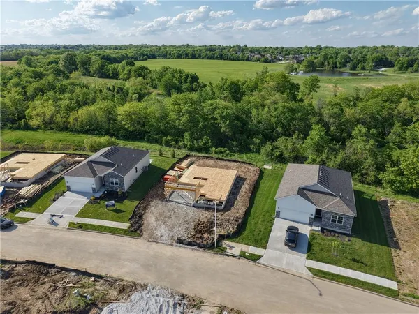$457,990 | 2112 Creek View Lane, Raymore, MO 64083