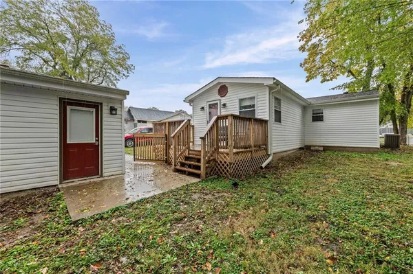 $275,000 | 605 4 Street, Weston, MO 64098