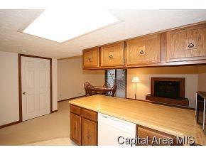 71 Country Place Springfield, IL 62703 - Photo 8 of 22
