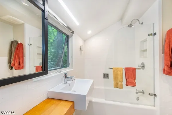 $3,000 | 37 N Road, Bloomingdale, NJ 07420