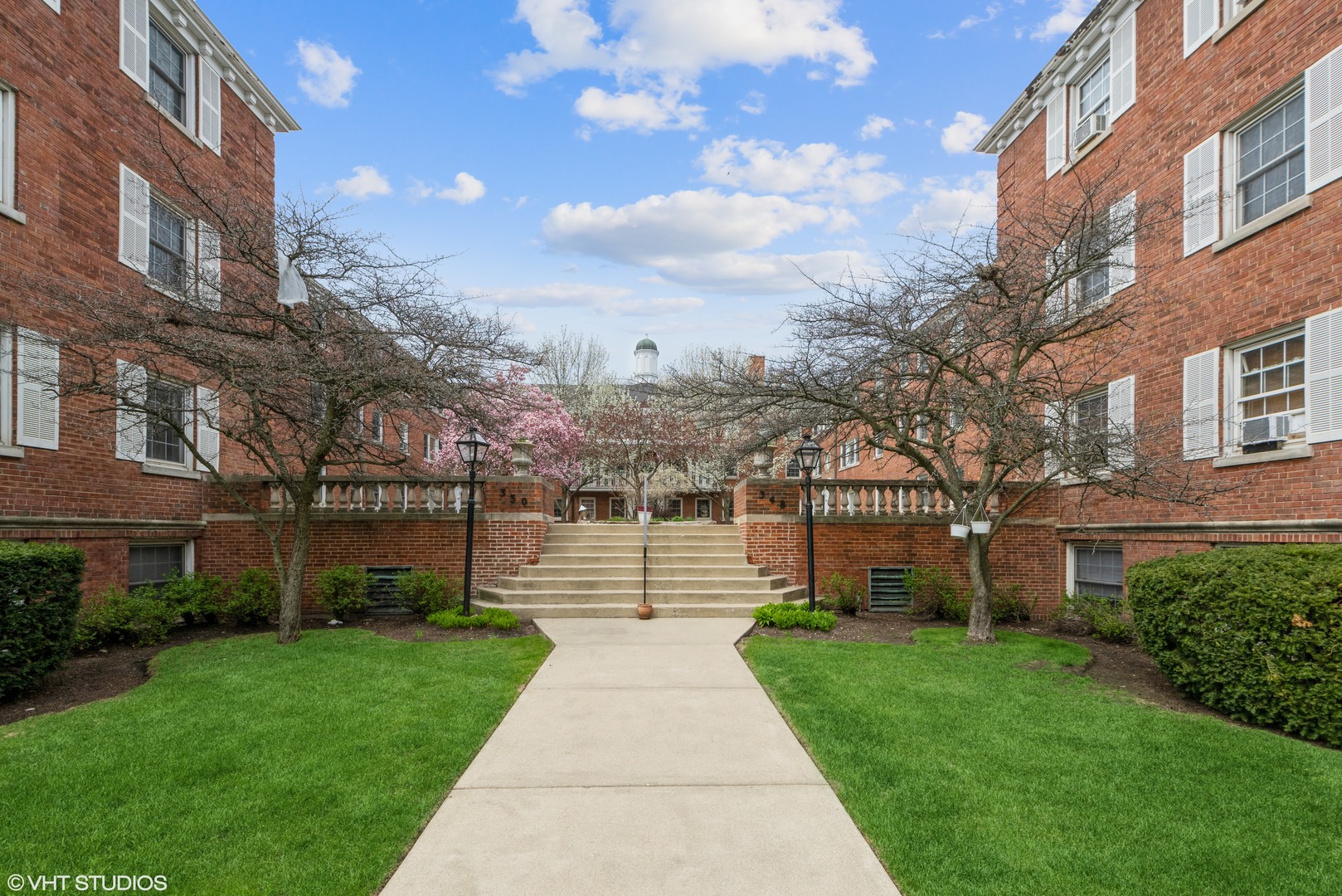 344 Ridge Avenue, Unit 3 Evanston, IL 60202 - Photo 1 of 13 a front view of a building with garden