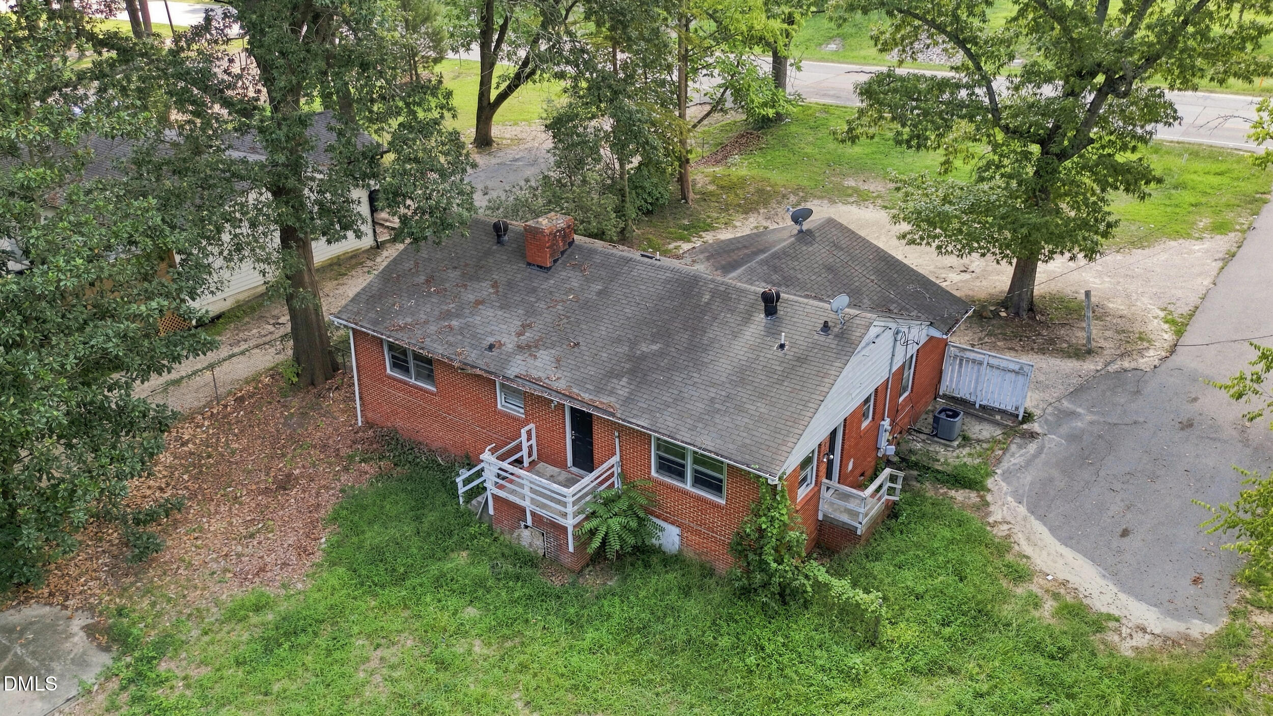 645 Sunnybrook Road Raleigh, NC 27610 - Photo 2 of 30 009