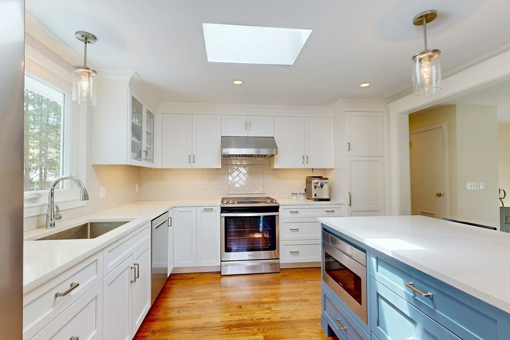 18 Emerson Road Medfield, MA 02052 - Photo 9 of 34 Gallery Image 9