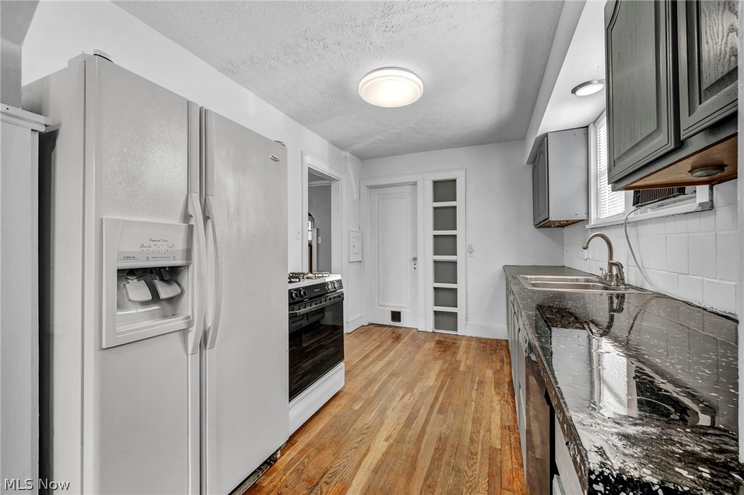 1617 Hampton Road Akron, OH 44305 - Photo 14 of 32