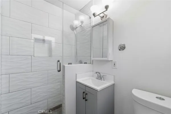 $650,000 | 11736 215th Street, Lakewood, CA 90715