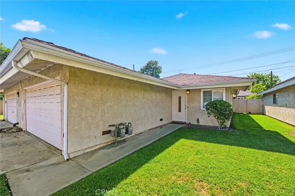 $650,000 | 11736 215th Street, Lakewood, CA 90715
