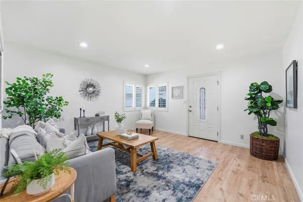 $650,000 | 11736 215th Street, Lakewood, CA 90715