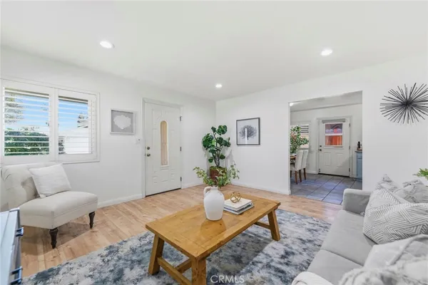 $650,000 | 11736 215th Street, Lakewood, CA 90715