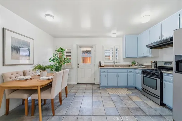 $650,000 | 11736 215th Street, Lakewood, CA 90715